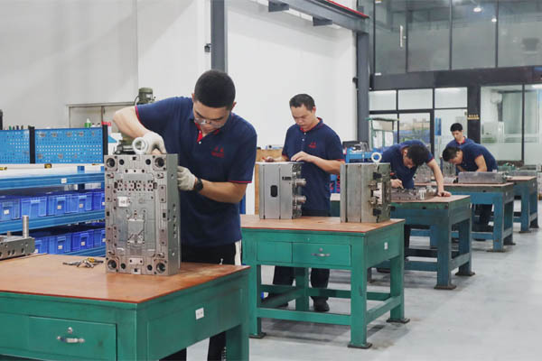 SOMETOOL injection mold manufacturer